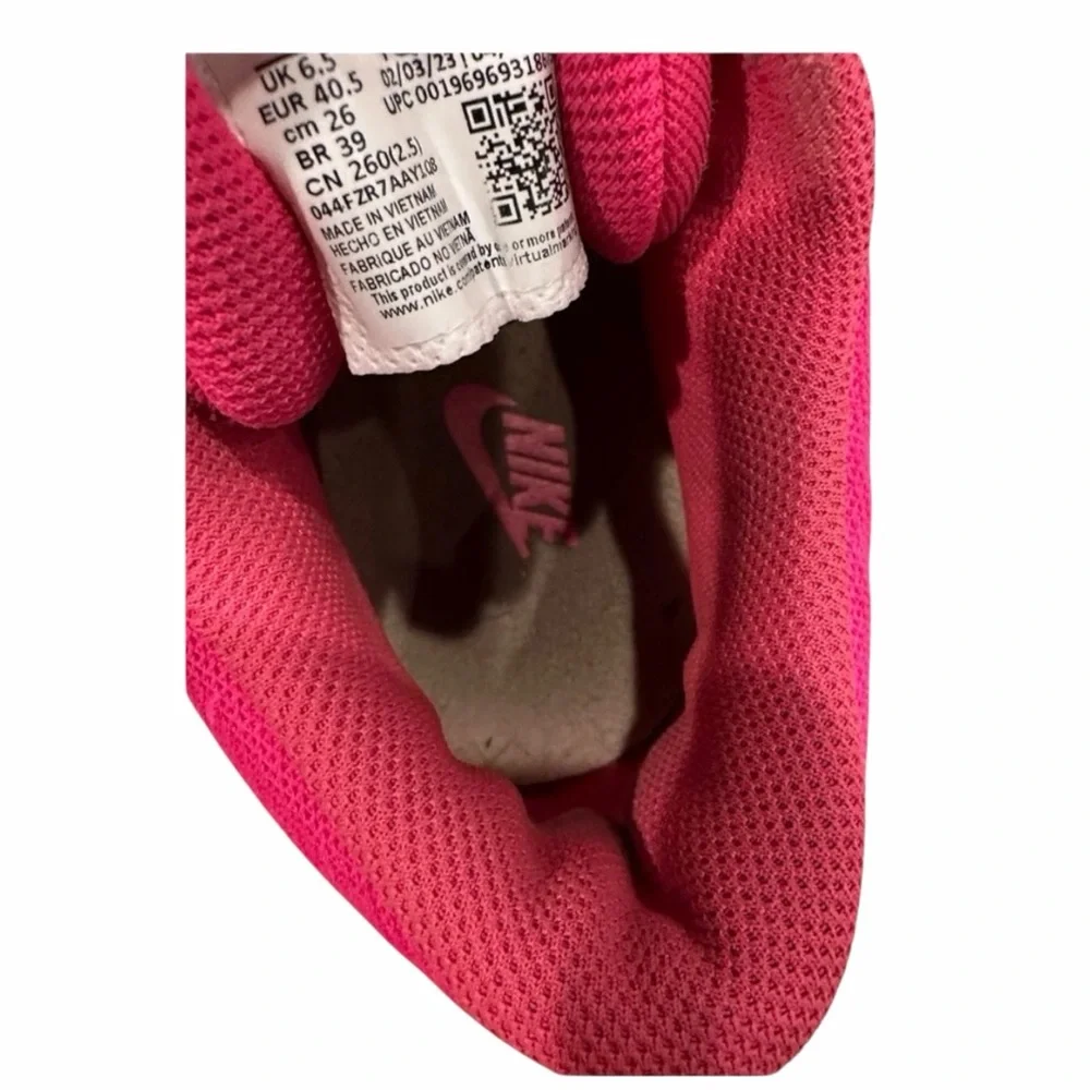 Nike bold lightweight